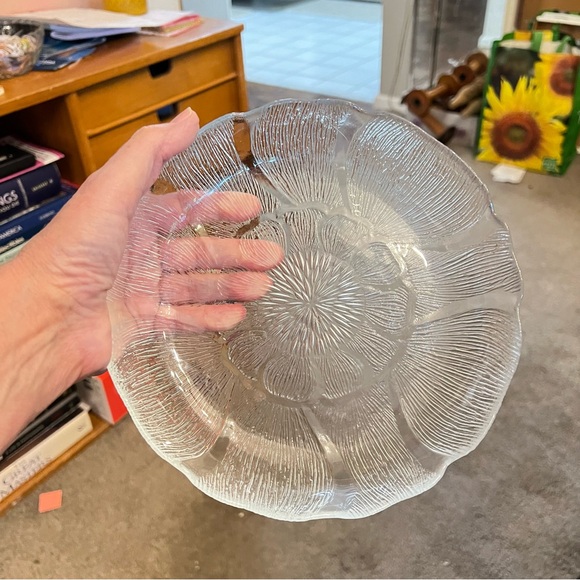 2 VTG ARCOROC France “Fleur”Pattern Glass Salad Plates /Shallow Bowls 8” - Picture 6 of 9